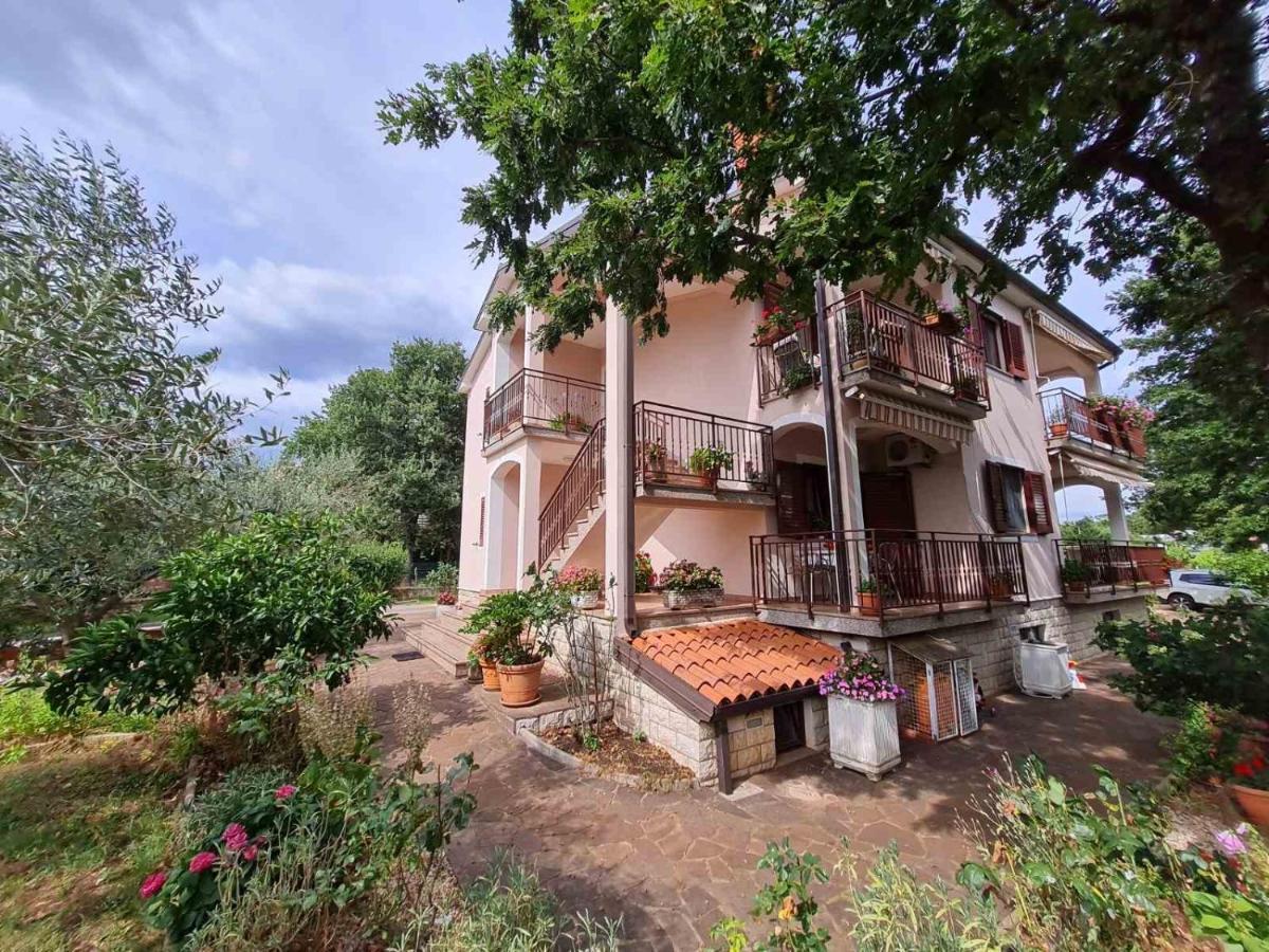 Apartment Ornela 乌马格 外观 照片