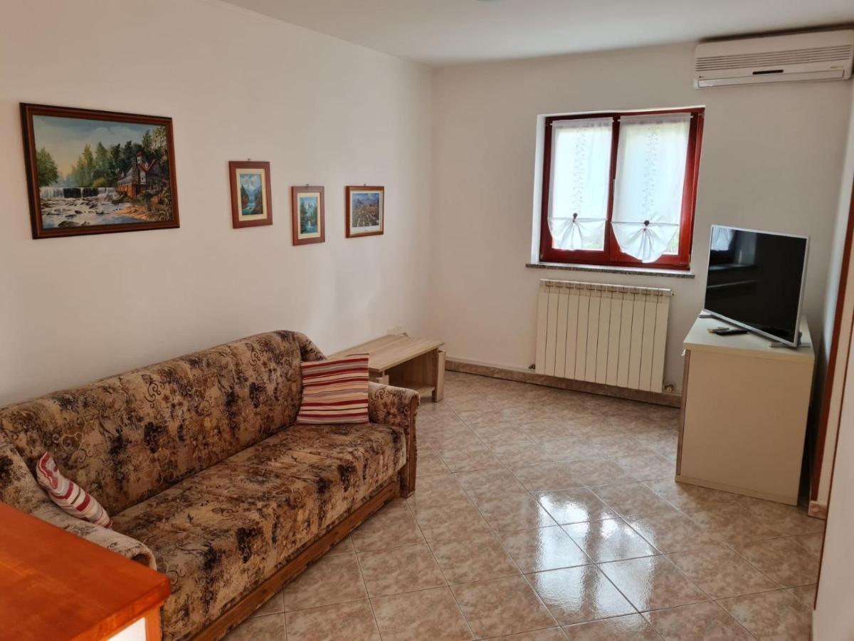Apartment Ornela 乌马格 外观 照片